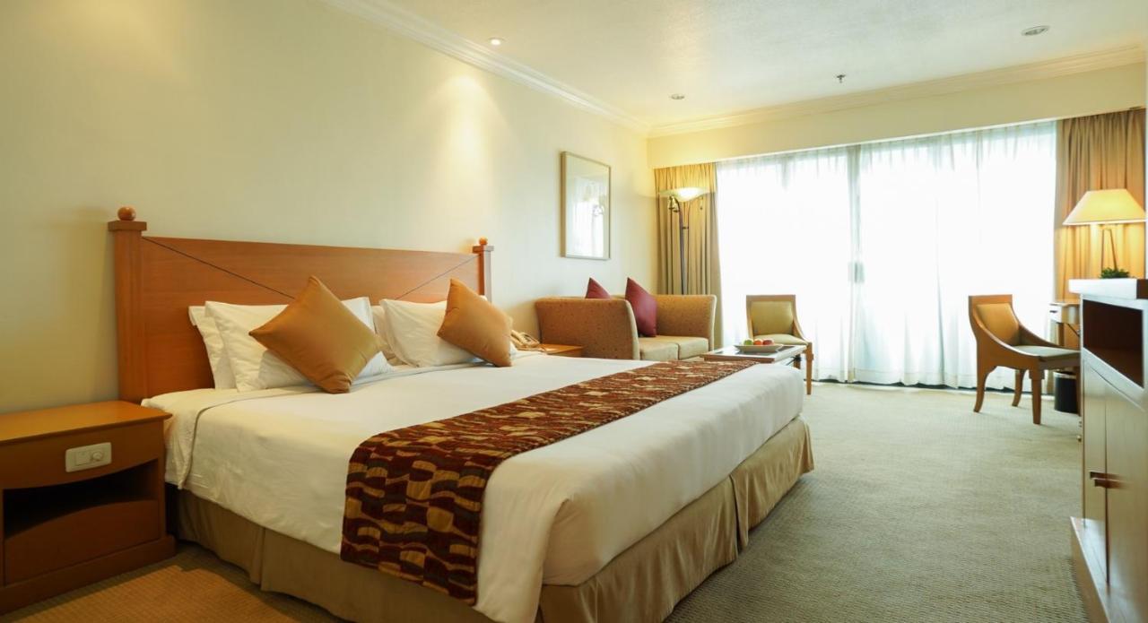 The Heritage Hotel Manila Pasay Buitenkant foto