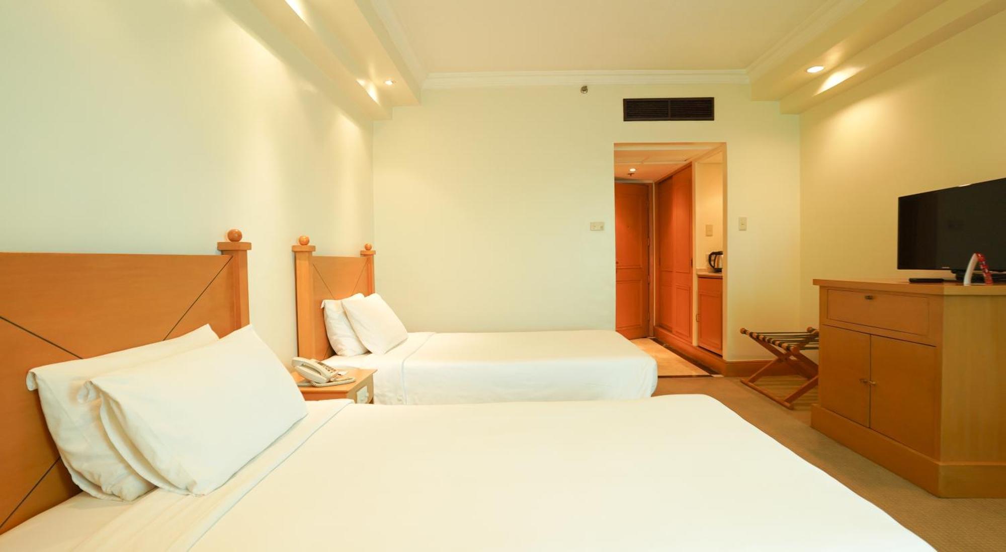The Heritage Hotel Manila Pasay Buitenkant foto